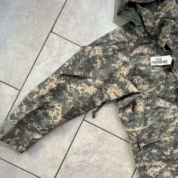 NWT Genuine USGI ECWCS Cold Weather Gore Tex Universal Parka Size M Mens Camo - Picture 3 of 10